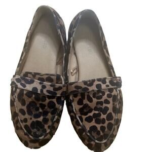 TORRID LEOPARD PRINT SLIP ON LOAFERS FLATS SIZE 8.5 W‎